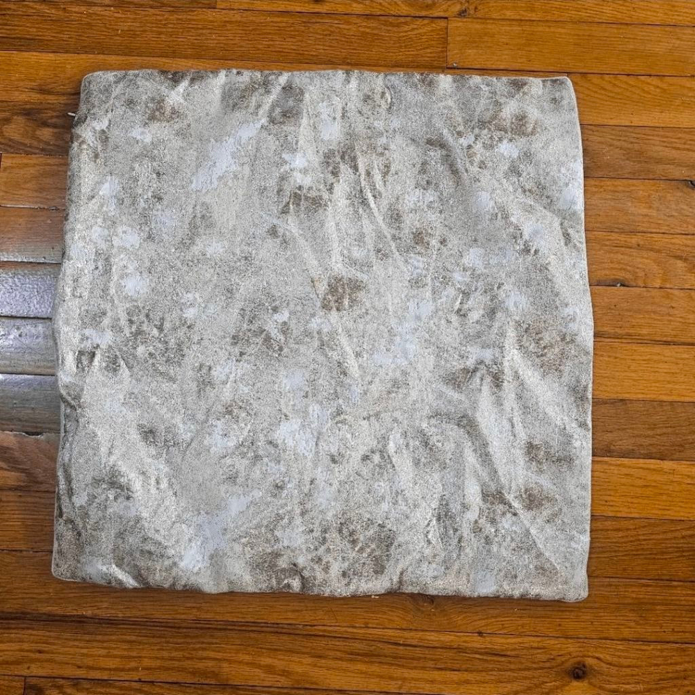 Dransfield & Ross Golden Sand Marble Electric Pillow Gold White